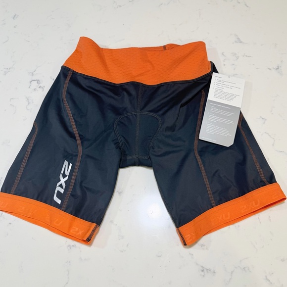 2XU woman’s cycling Shorts in Black and Orange size M. Brand new with tag. - Picture 7 of 7